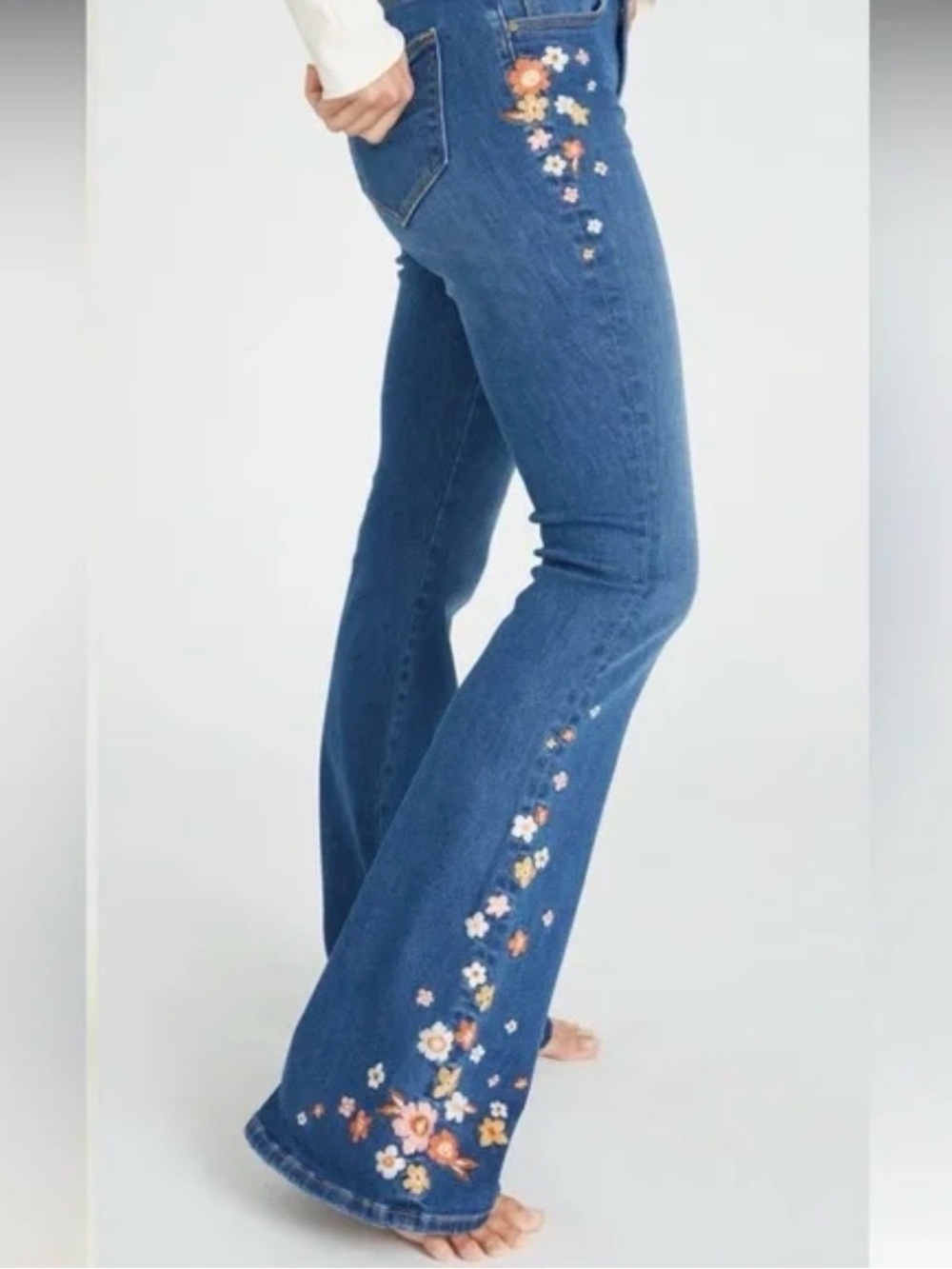 Driftwood Roxy Floral Embroidered Jeans 26